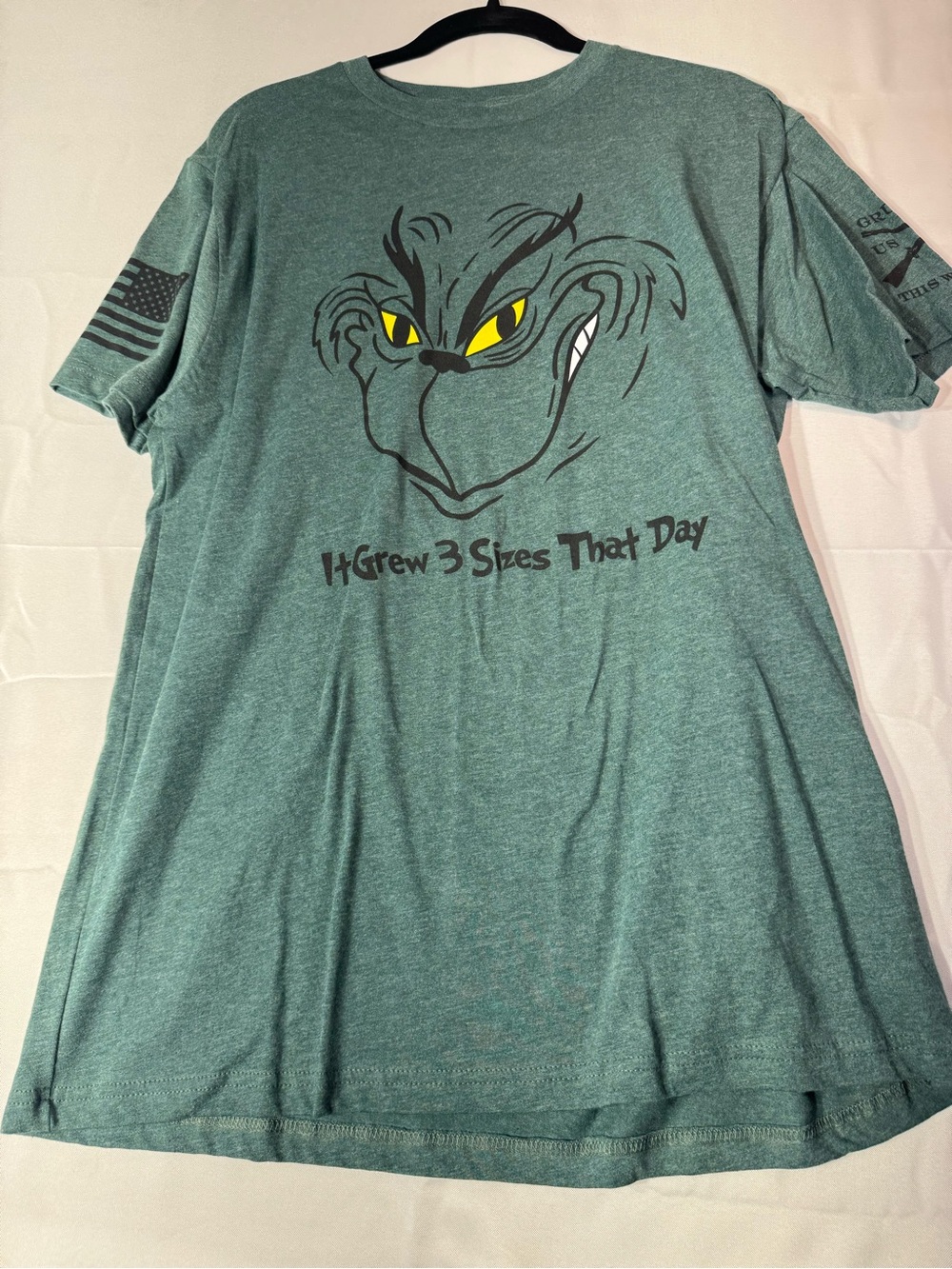 New Grunt Style Green Heather Short Sleeve Tee It Grew 3 Sizes that Day  Grinch